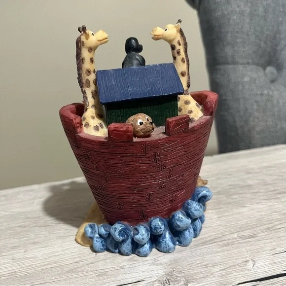 Noah’s Ark Vintage Figurine Decor Collection - Picture 3 of 3